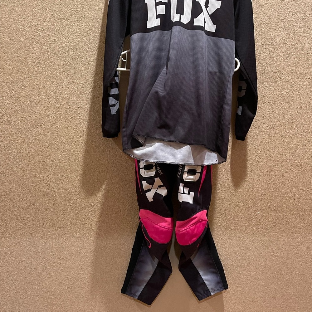 Fox racing gear girls pant 12-14/28 inch waist women’s small top